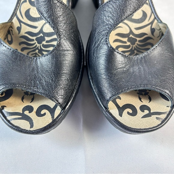 Fly London P501023000 Wedge Sandal Strap Ankle Leather Black US 8 / EU 39 - Picture 5 of 9